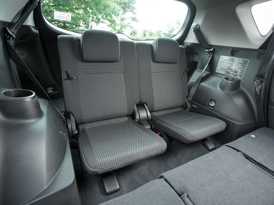 Toyota Verso 2013 года  (UK) (фото 4 из 27)